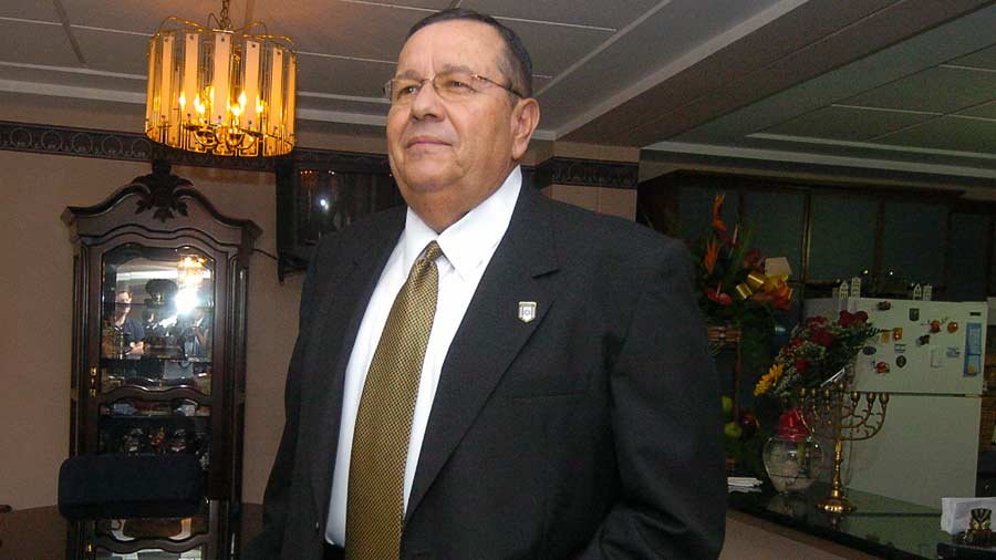 SENIOR PASTOR - UNA DESPEDIDA DIFÍCIL
